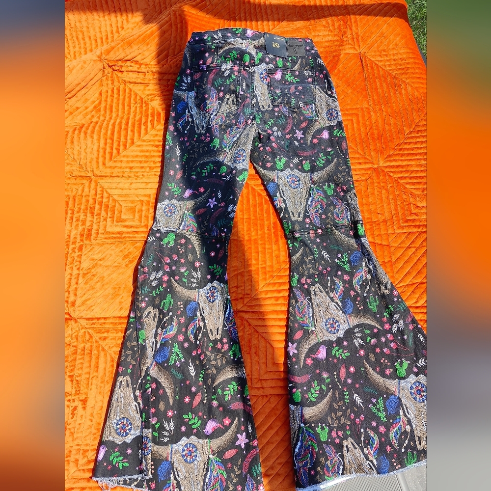 jeans Lucky & Blessed Flare Leg Raw Hem Sz 8